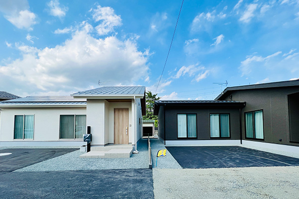 みどり市笠懸町鹿/電気代大幅軽減の家！太陽光発電付＆希少の新設小学校区「笠西小」まで200ｍ！暮らしやすい平屋住宅♪2棟同時販売会開催